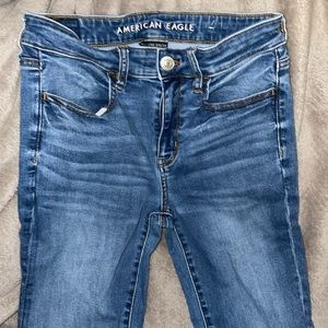 AMERICAN EAGLE SIZE 6 Jeans